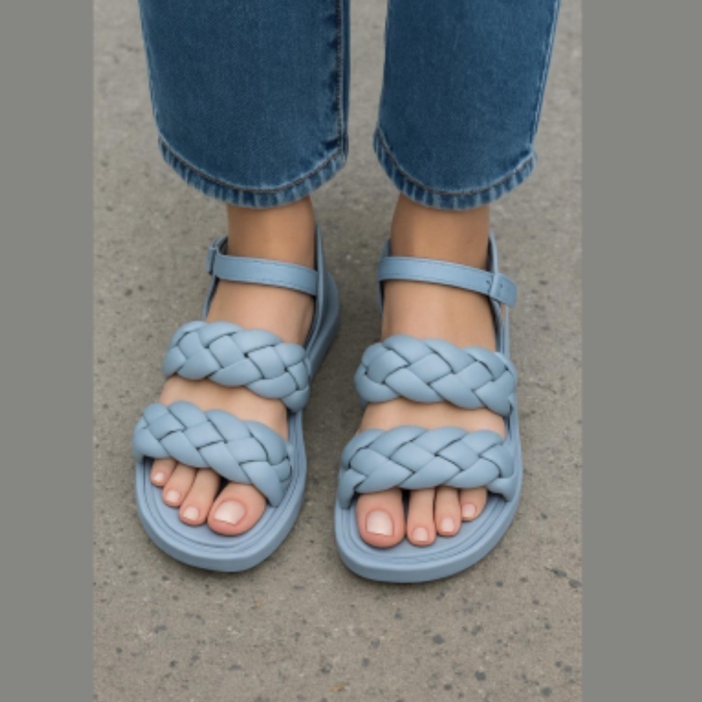 Steve Madden Sandal NEW